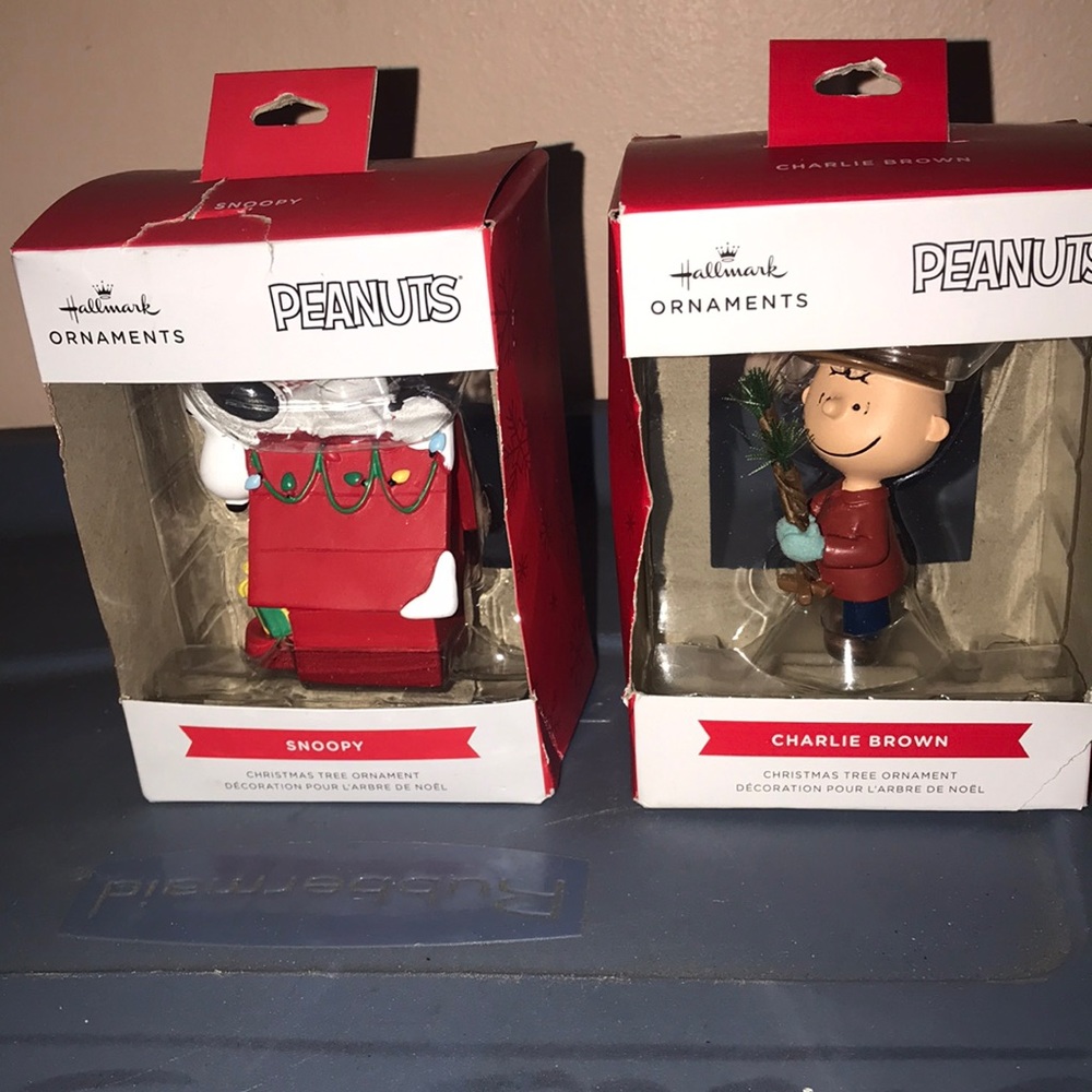 “PEANUTS” HALLMARK ORNAMENTS  BUNDLE (NEW)!!